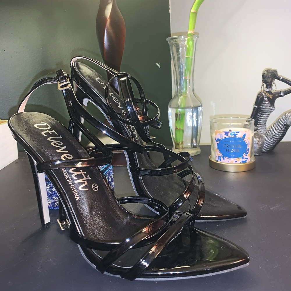 Black Strapy Heel